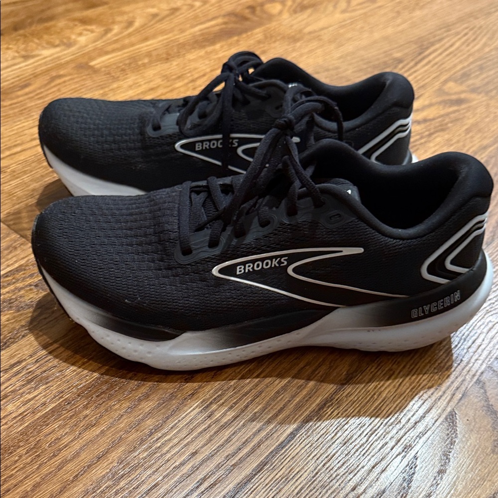 Brook’s Men’s Glycerin 21 Road Running Shoes